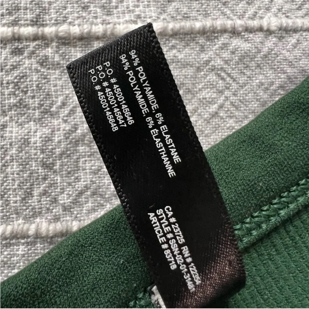 ARITZIA SUNDAY BEST Bliss Cropped Longsleeve Forest Green Size XS